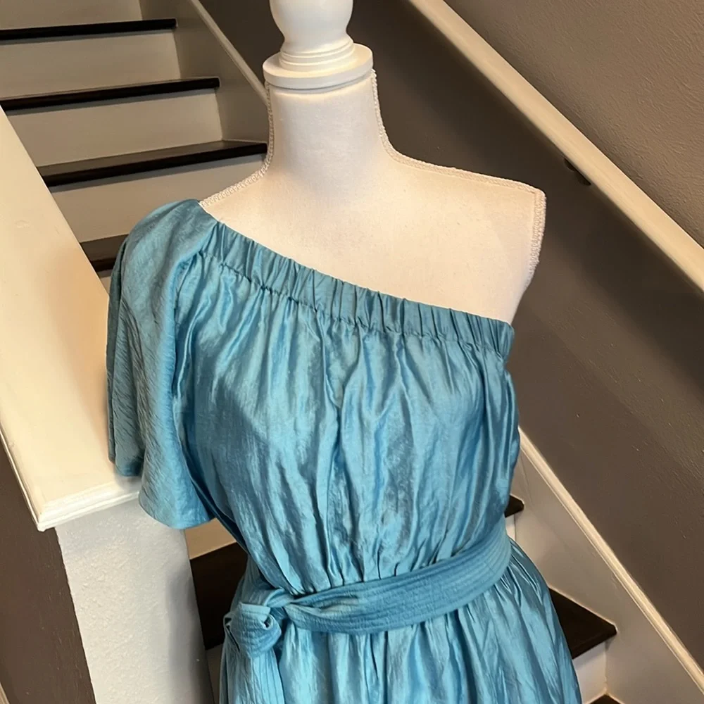 Luminary Fine Collection stunning Blue off one shoulder dress. Worn once. Lg. - Picture 8 of 16